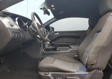 2008 Ford Mustang z USA, uszkodzony, nr VIN 1ZVHT80N285169727